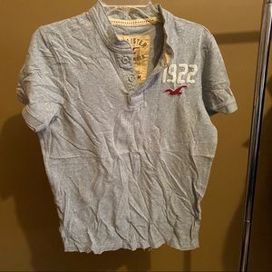 Hollister polo tee size M